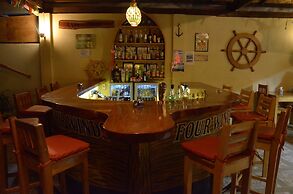 Captain's Lodge and Bar