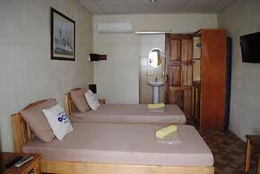 Captain's Lodge and Bar