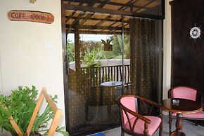 Captain's Lodge and Bar