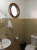 Captain's Lodge and Bar