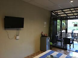 Captain's Lodge and Bar