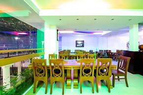 Le Petit Paris Hotel Dalat