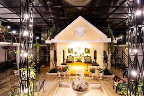 Le Petit Paris Hotel Dalat