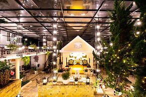 Le Petit Paris Hotel Dalat
