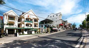 Le Petit Paris Hotel Dalat