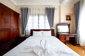 Le Petit Paris Hotel Dalat