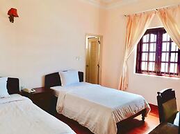 Le Petit Paris Hotel Dalat