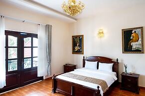 Le Petit Paris Hotel Dalat