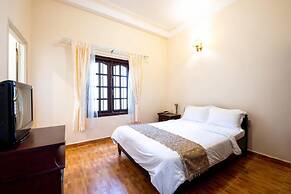 Le Petit Paris Hotel Dalat