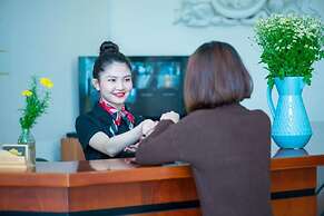 Le Petit Paris Hotel Dalat