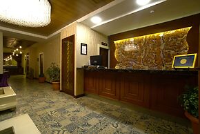 Kronos Hotel