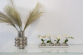 Harmony Elegant Central Apartment