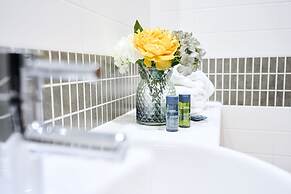 Vizion by ShortstayMK