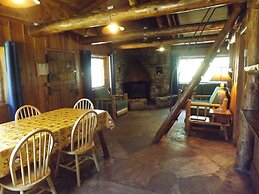Arizona Mountain Inn and Cabins