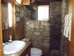 Arizona Mountain Inn and Cabins