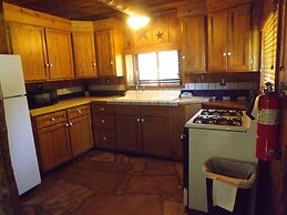 Arizona Mountain Inn and Cabins