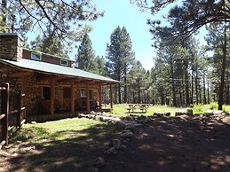 Arizona Mountain Inn and Cabins