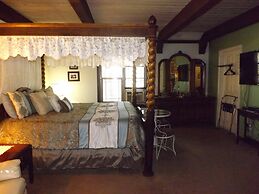Arizona Mountain Inn and Cabins