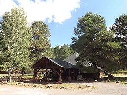 Arizona Mountain Inn and Cabins