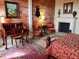 Iron Horse Hotel
