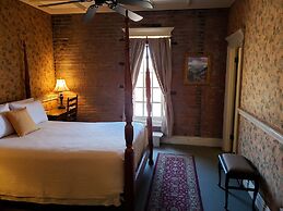 Iron Horse Hotel