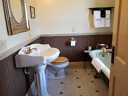 Iron Horse Hotel
