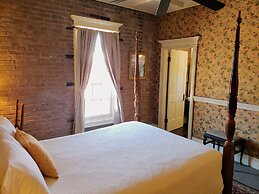Iron Horse Hotel
