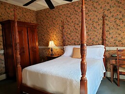 Iron Horse Hotel