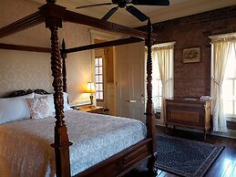 Iron Horse Hotel