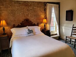 Iron Horse Hotel