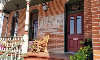 Iron Horse Hotel