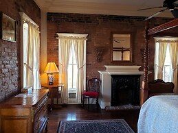 Iron Horse Hotel