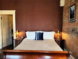 Iron Horse Hotel