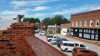 Iron Horse Hotel