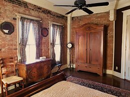 Iron Horse Hotel
