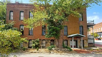 Iron Horse Hotel
