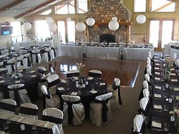 RiverStone Family Lodge