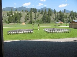 RiverStone Family Lodge