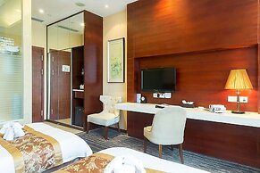 Phoenix Hotspring Resort