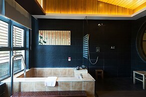 Phoenix Hotspring Resort