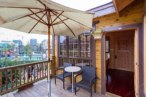 Phoenix Hotspring Resort