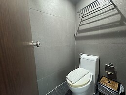 Collection O The Bangkok Airport Link Suite