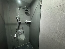 Collection O The Bangkok Airport Link Suite