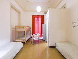 Mamamia Hostel and Guesthouse