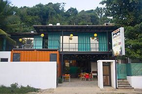 Hangover Hostels at Mirissa