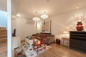 Beijing Le Zai Nan Luo Gu Xiang Wang Fu Jing Forbidden City Courtyard 