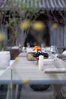 Beijing Le Zai Nan Luo Gu Xiang Wang Fu Jing Forbidden City Courtyard 