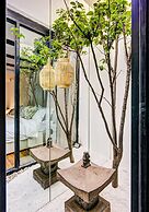 Beijing Le Zai Nan Luo Gu Xiang Wang Fu Jing Forbidden City Courtyard 