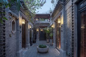 Beijing Le Zai Nan Luo Gu Xiang Wang Fu Jing Forbidden City Courtyard 