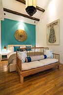 Beijing Le Zai Nan Luo Gu Xiang Wang Fu Jing Forbidden City Courtyard 